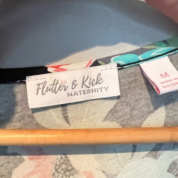 Flutter & Kick floral asymmetrical side rush maxi maternity dress Medium - Picture 4 of 4